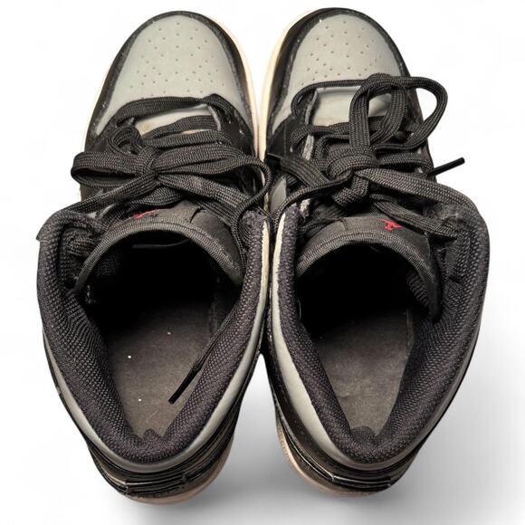 US 7Y Air Jordan 1 Mid “Shadow Red” 554725-096 (Black/Grey) - Picture 6 of 7